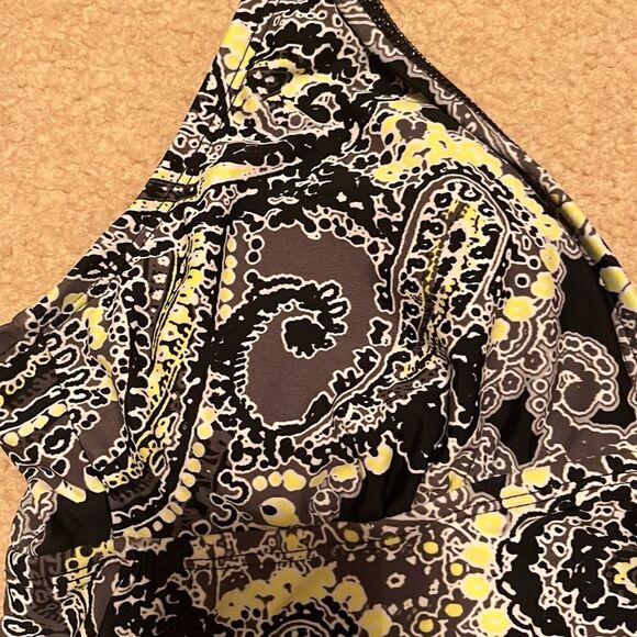 𝅺CONVERSE Black and Yellow Paisley Bikini Top.  Size Large - Picture 2 of 5